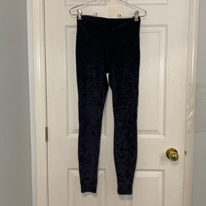 NWOT Lululemon Crushed Velvet 28” Black Leggings